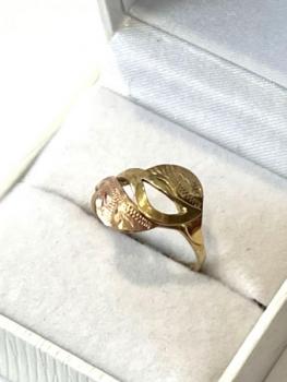 Zlat prsten ozdobn gravrovan 